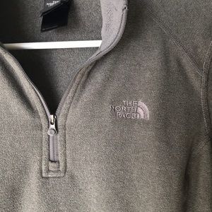 North Face 1/4 zip pullover
